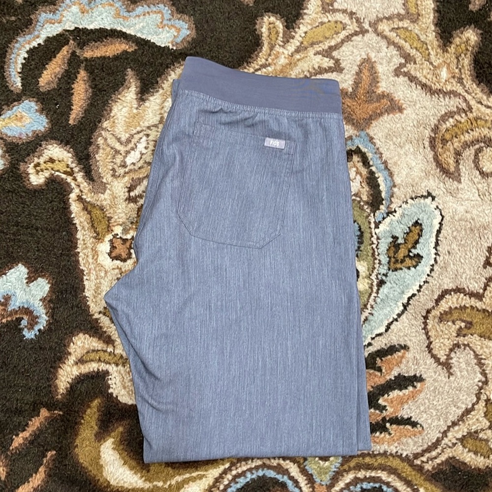 Figs basic scrub pants size L
